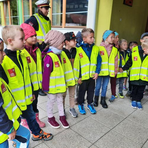 Vor dem Schultor