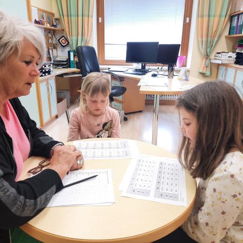 1. KLasse mit Lesepatin